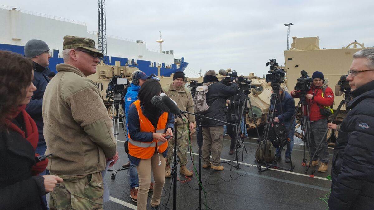 RT Deutsch vor Ort in Bremerhaven während US-Panzerverlegung (Videos)