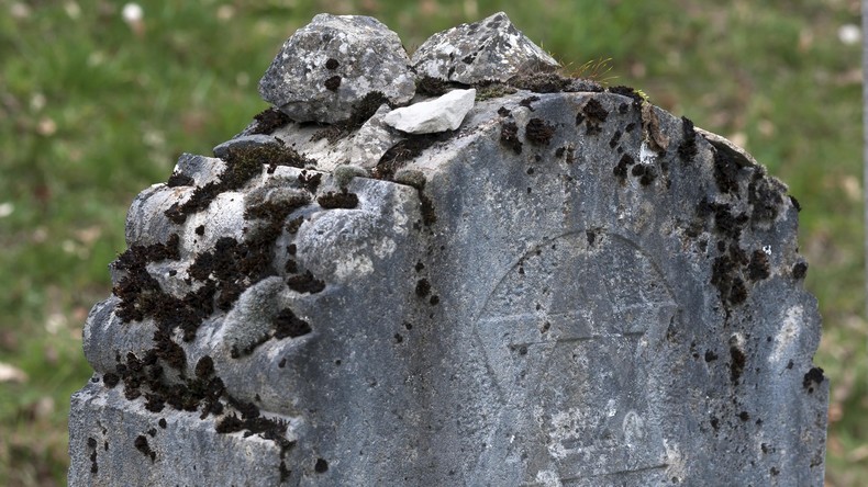 Randalierer beschädigen Gedenksteine auf jüdischem Friedhof in Philadelphia