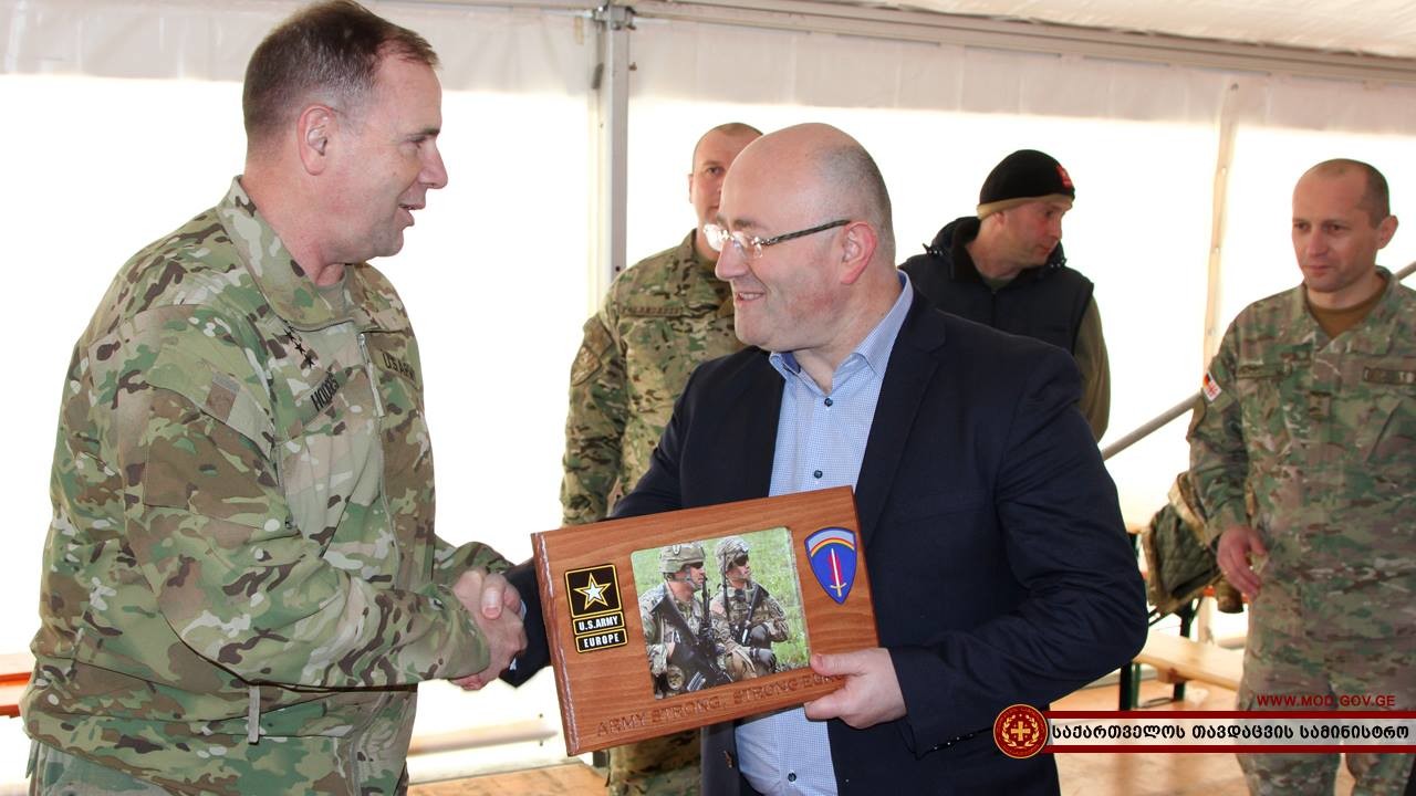 Exklusiv: Tiflis wählt Konfrontation mit Russland - USA errichten Militärbasis in Georgien