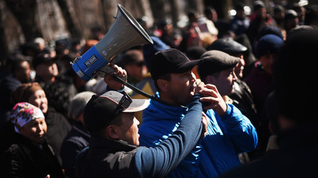 Kirgisistans Opposition protestiert gegen die Verhaftung ihres Führers