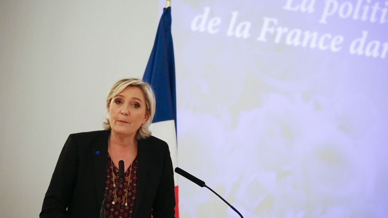 "Eindeutige Mehrheit" - EU-Parlament hebt Immunität von Le Pen auf
