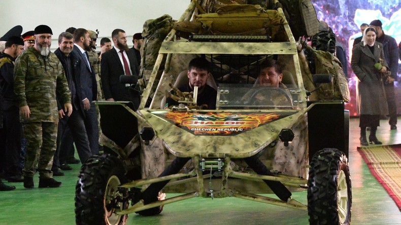 Autowerk in Tschetschenien präsentiert Mehrzweckbuggy