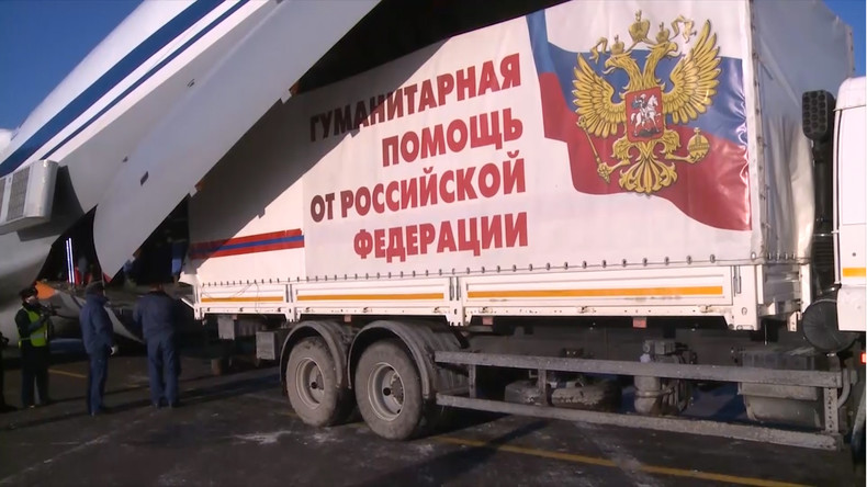 Russische Militärs liefern gut acht Tonnen Hilfsgüter an Syrer