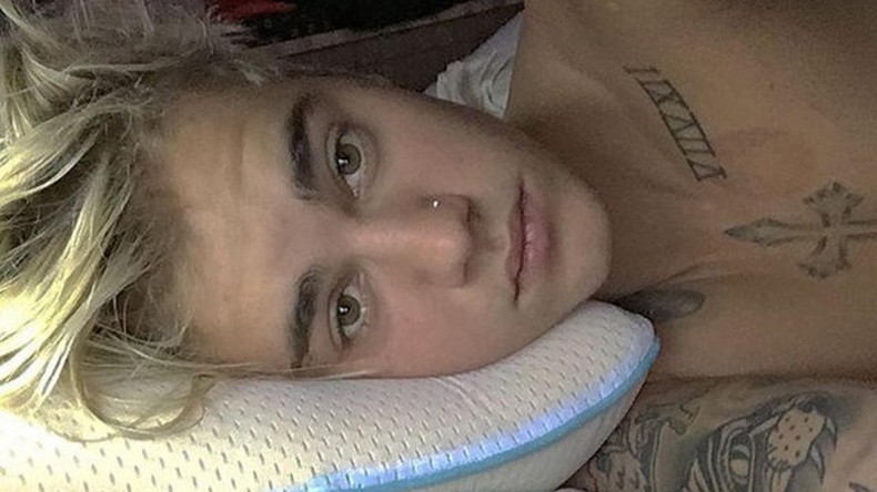 Australischer Professor gibt sich als Justin Bieber aus und belästigt über 900 Kinder