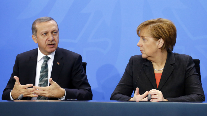 Recep Tayyip Erdoğan: „Frau Merkel, Sie unterstützen Terroristen“