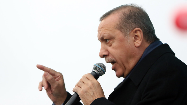Recep Tayyip Erdoğan wirft Angela Merkel „Nazi-Methoden“ vor