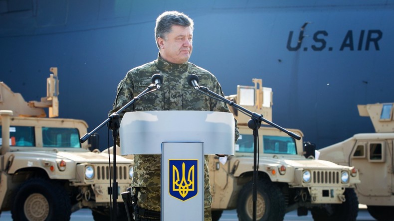 Ukrainischer Präsident Petro Poroschenko auf Kiewer Flughafen