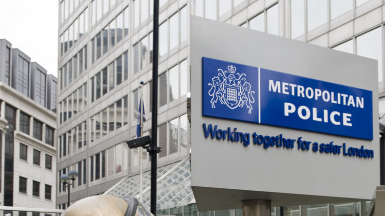 Britische Polizei wegen Beauftragung indischer Hacker für illegale Kontenzugriffe beschuldigt