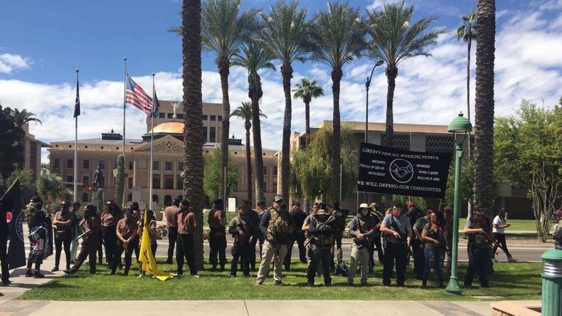 Der "Phoenix John Brown Gun Club": Mit halbautomatischen Gewehren gegen Trump