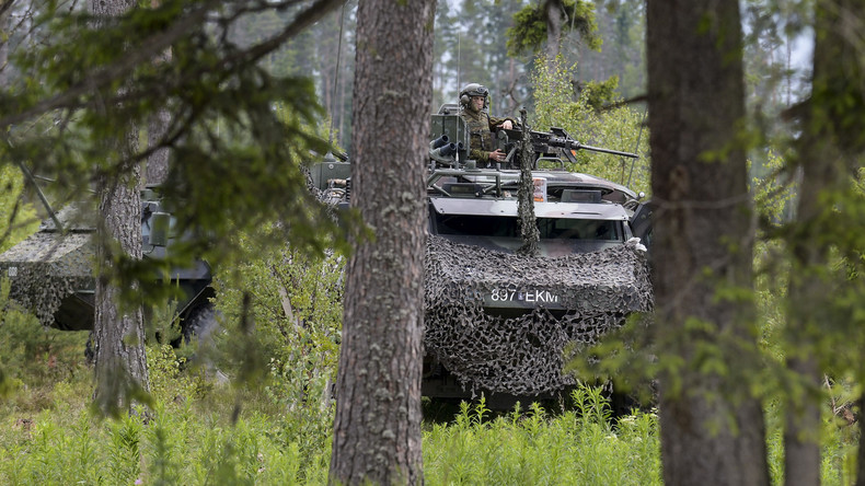 Französische Panzer treffen in Estland ein