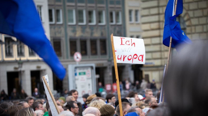 Größte EU-Partei wirft Russland Unterminierung liberaler Werte des Westens vor