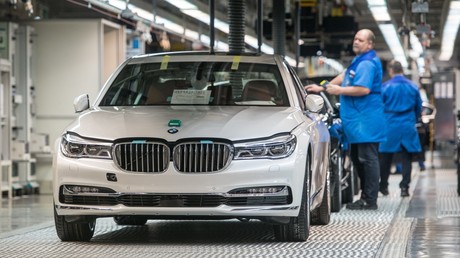 Betriebsstopp am Münchner BMW-Werk wegen Alkohol- und Drogenmissbrauch fordert Million-Euro-Schaden