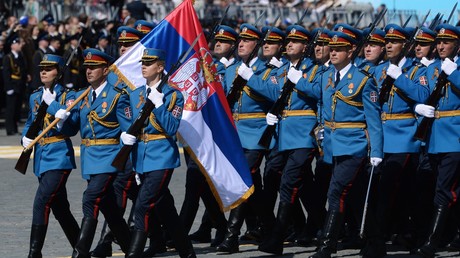 Militärische Interessen als Primärziel: Der Westen drängt Serbien in ein Bündnis mit Russland