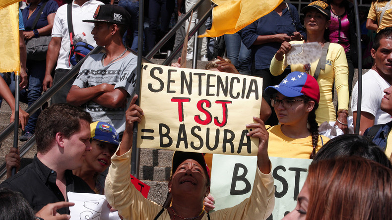 Venezuelas Oberster Gerichtshof hebt Entmachtung des Parlaments zum Teil auf