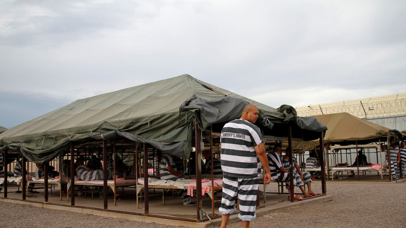 "Dieser Zirkus hat nun ein Ende" - Berüchtigtes US-Gefängnis "Tent City" soll schließen