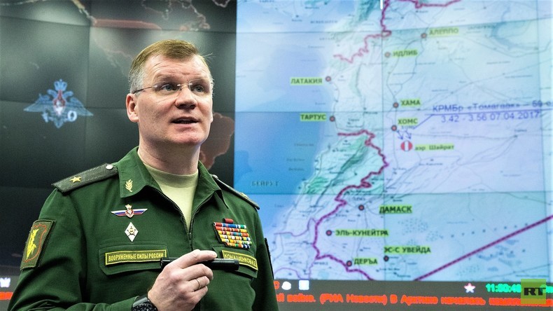Generalmajor Igor Konaschenkow gibt Pressekonferenz