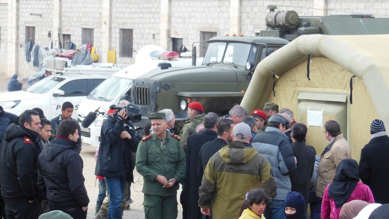 Russische Militärs verteilen unter Syrern über fünf Tonnen humanitäre Hilfe