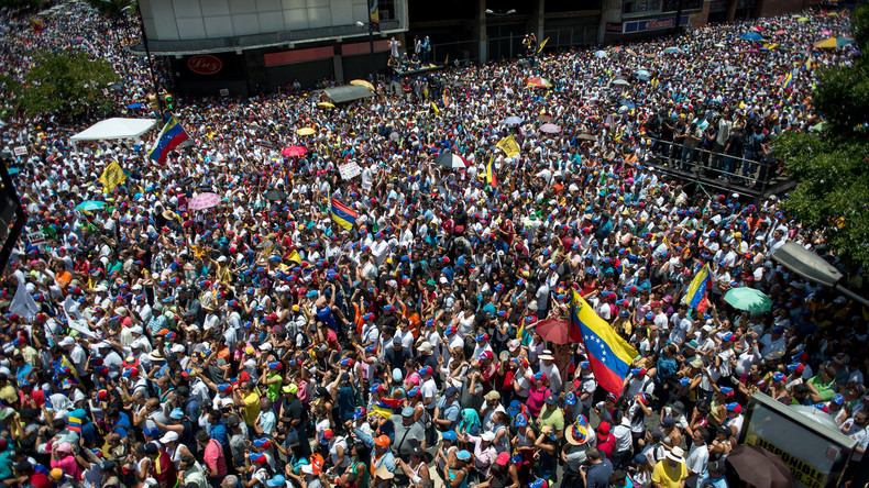 Venezolanische Opposition feiert Eier-Attacke auf Nicolás Maduro