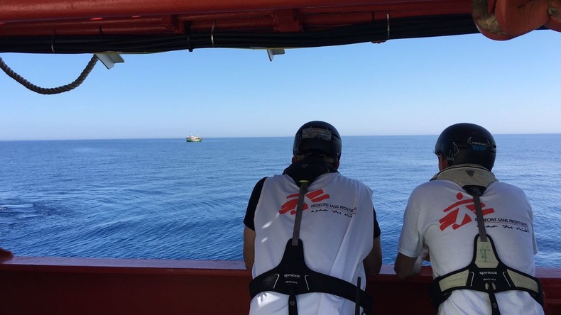 Hilfsorganisationen retten Hunderte Flüchtlinge aus dem Mittelmeer