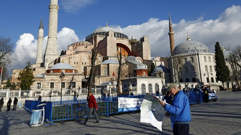 Griechisch-orthodoxer Bischof will Erdoğan taufen: Putin sollte als Pate fungieren