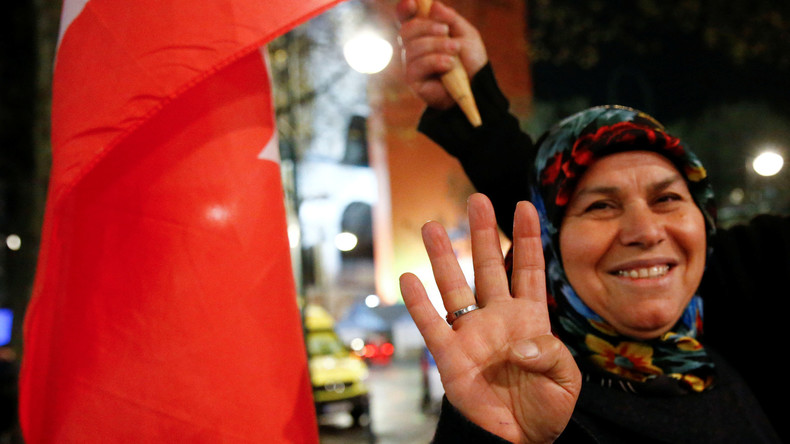 Opposition geht gestärkt aus Referendum in Türkei hervor - Wie konnte Erdogan gewinnen?