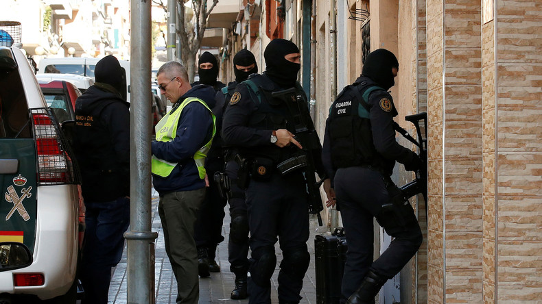Spanische Polizei hebt Drogen- und Menschenhändlerbande aus