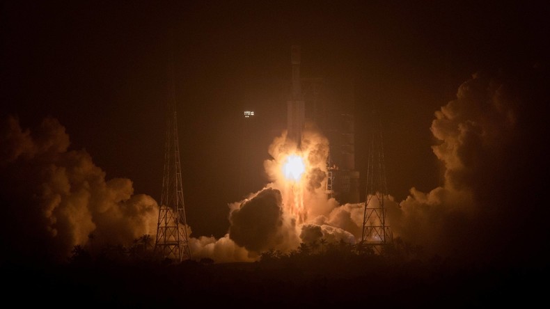 China startet ersten Raumfrachter ins Weltall