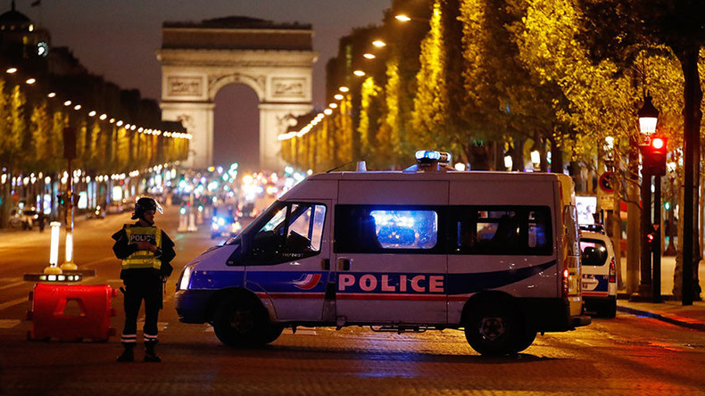 Live Updates: Schießerei auf Champs-Élysées - Angreifer und Polizist tot