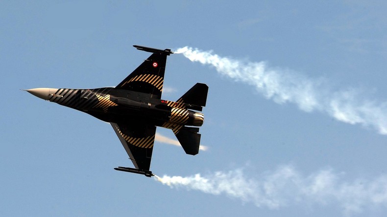 Türkei greift Kurdenstellungen in Syrien und im Irak an