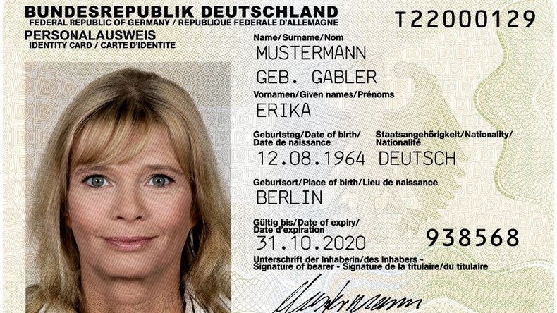 Der Spitzel in der Brieftasche: Deutsche Geheimdienste greifen nach Personalausweisdaten