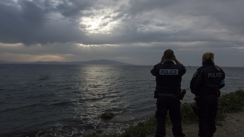 Polizei auf Lesbos räumt besetztes Gebäude und nimmt 23 Migranten fest