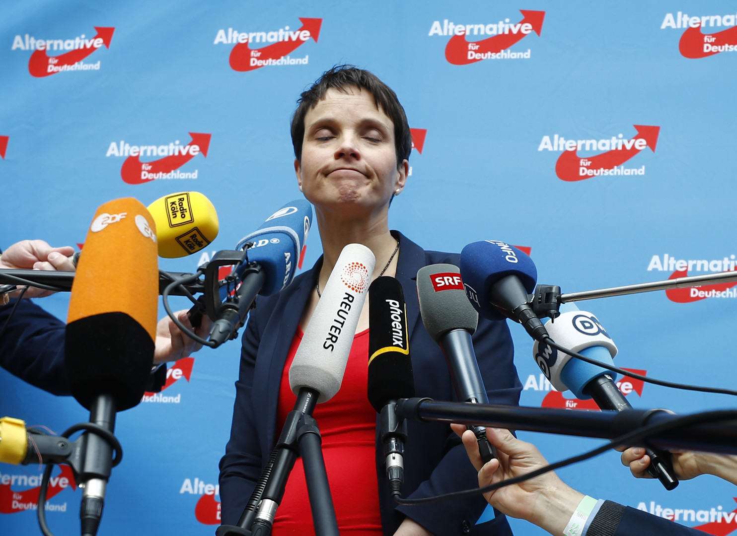 Liveticker zum AfD-Parteitag in Köln: Debatten, Abstimmungen, Gegenproteste