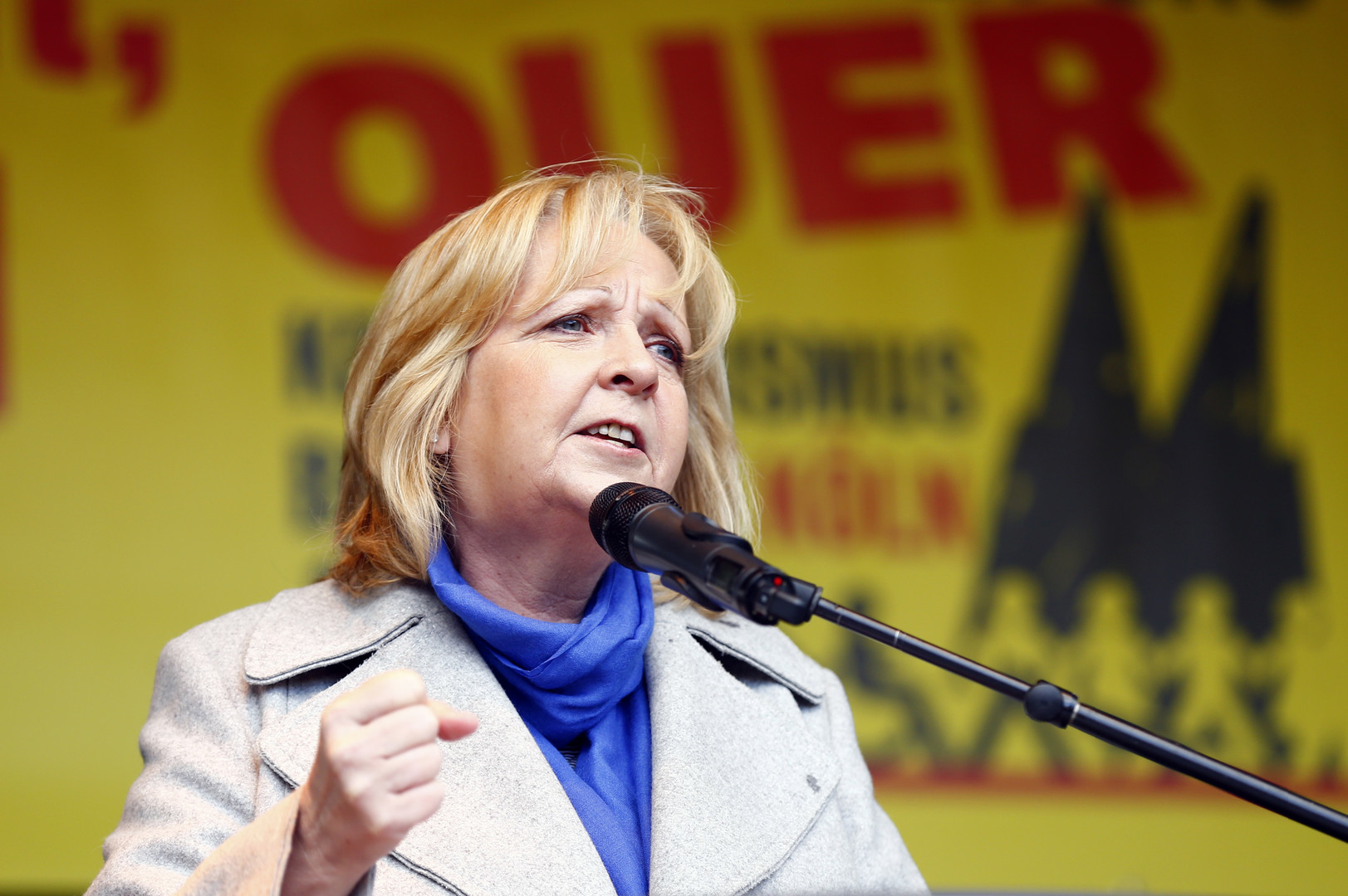 Liveticker zum AfD-Parteitag in Köln: Debatten, Abstimmungen, Gegenproteste