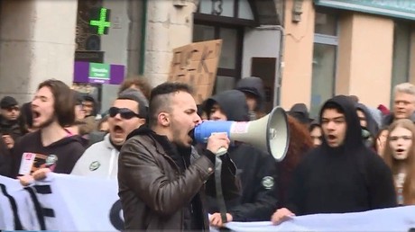 Live: Erneut Ausschreitungen in Paris bei Protest gegen Präsidentschaftskandidaten