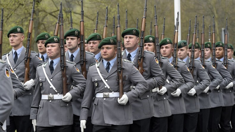 Ein Offizier und Flüchtling: Der unglaubliche Fall des Oberleutnants Franco A.