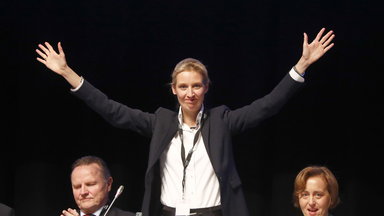 Extra 3 verärgert AfD: Partei erwägt Klage wegen "Nazischlampe"-Scherz