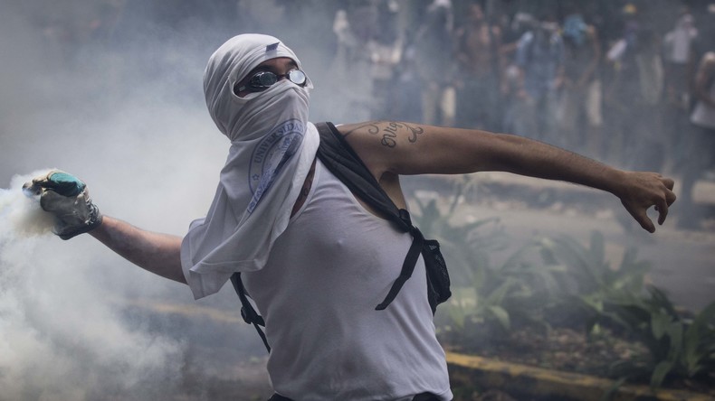 35 Tote und über 700 Verletzte nach einem Monat Protest in Venezuela