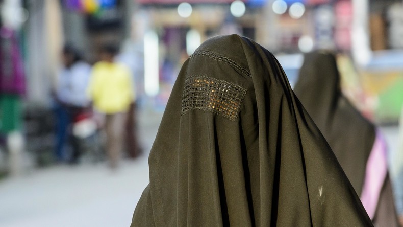 Schweizer aus Kanton Glarus sprechen sich gegen Burkaverbot aus