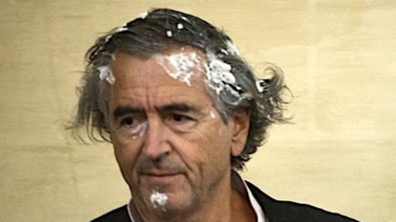 Französischer Philosoph Bernard-Henri Lévy mal wieder "getortet"