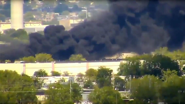 Flugzeugabsturz in New Jersey setzt Häuser in Brand