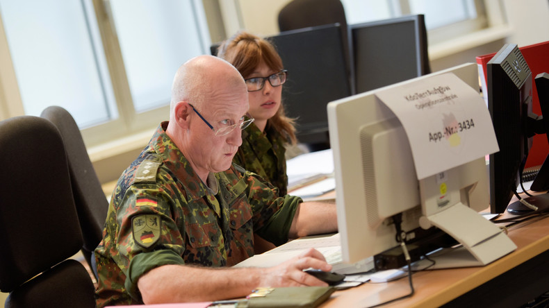 Kleiner Bruder ganz groß: Die Bundeswehr cybert hinterher