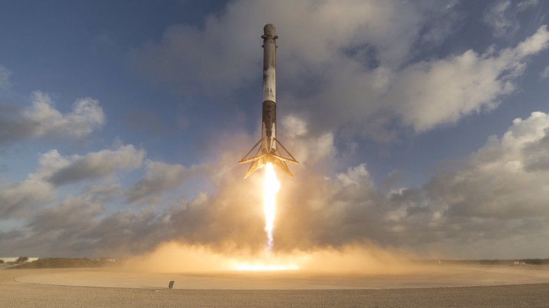 Falcon 9 von SpaceX bringt Asche von Verstorbenen ins All