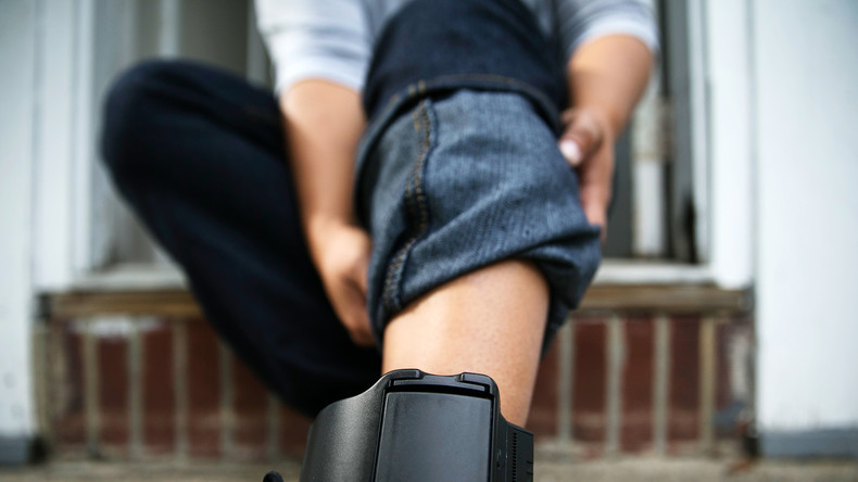 Fußfesseln und Handy-Durchsuchungen: Weitere Verschärfung bei Asylrecht beschlossen