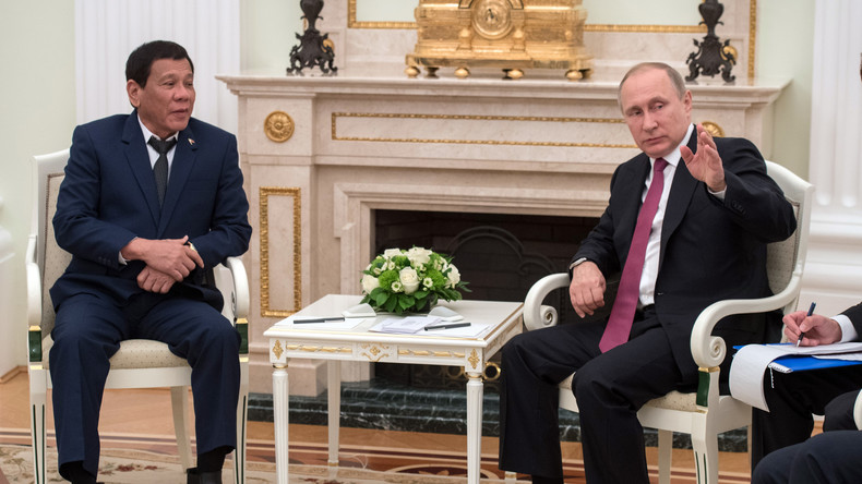 Duterte trifft Putin, will Waffen kaufen und muss Moskaureise wegen Terrorkrise abbrechen