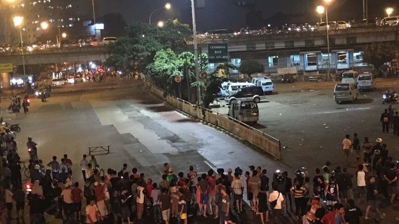 Zwei Explosionen am Busbahnhof in Jakarta - Mutmaßlicher Selbstmordanschlag (FOTOS)