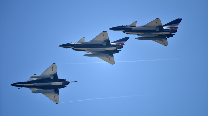 Chinesische Jets fangen ein US-Flugzeug über dem Südchinesischen Meer ab