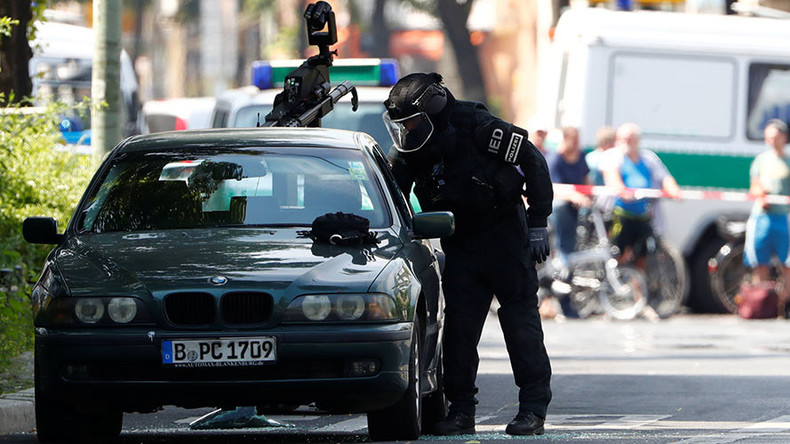 Falscher Bombenalarm in Berlin - Verdächtiges Objekt ist USB-Ladestation