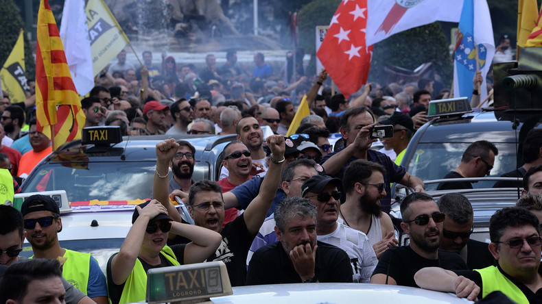 Spanische Taxifahrer streiken gegen Uber und Cabify