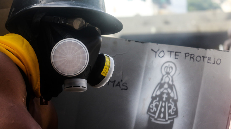 Proteste in Venezuela - Polizei treibt Studenten mit Tränengas auseinander