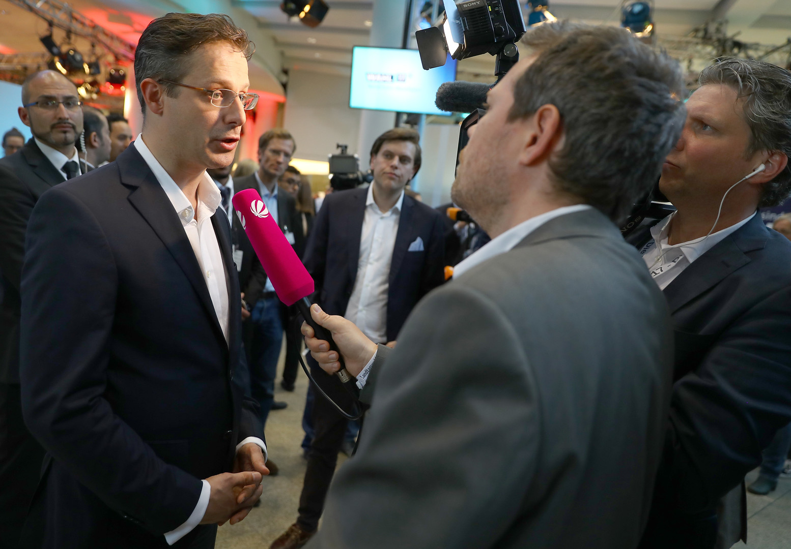 Live-Updates zur NRW-Wahl: CDU siegt, FDP zweistellig, starke Verluste für Rot-Grün, Linke bei 4,9 %